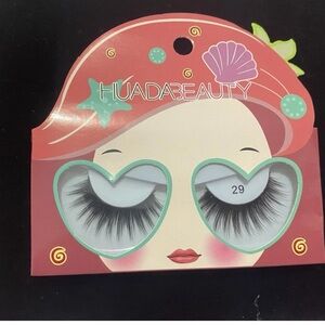 3x9$ HUDA BEAUTY Glamorous Black Eyelashes